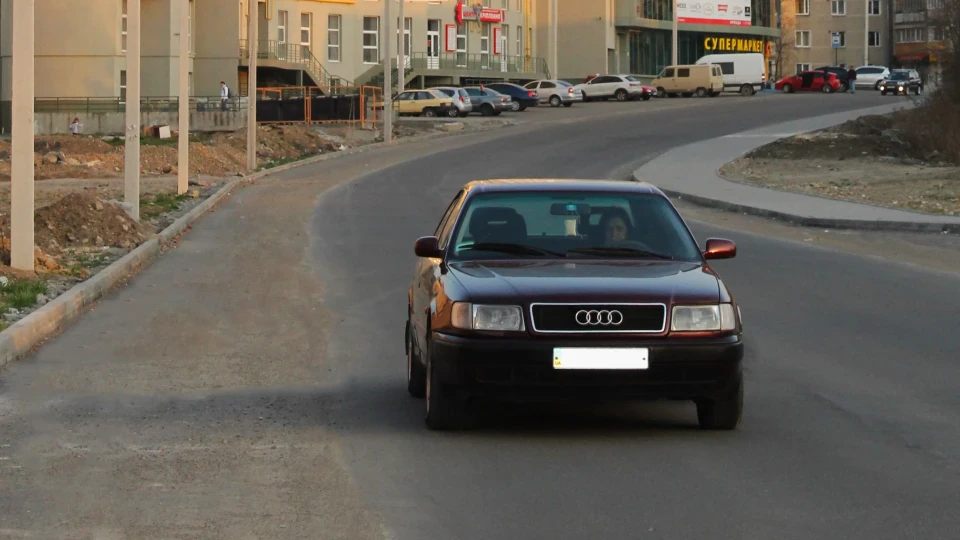 Audi 100 2