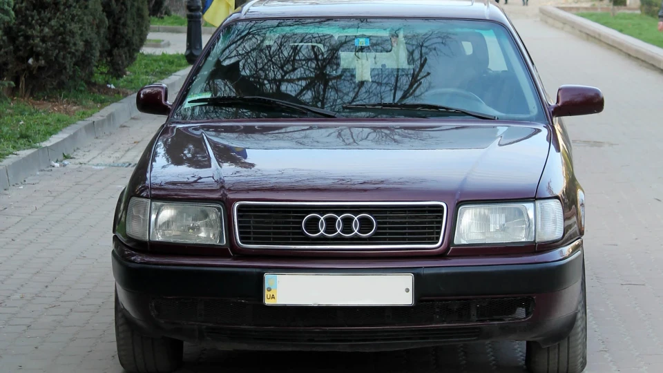 Audi 100 4