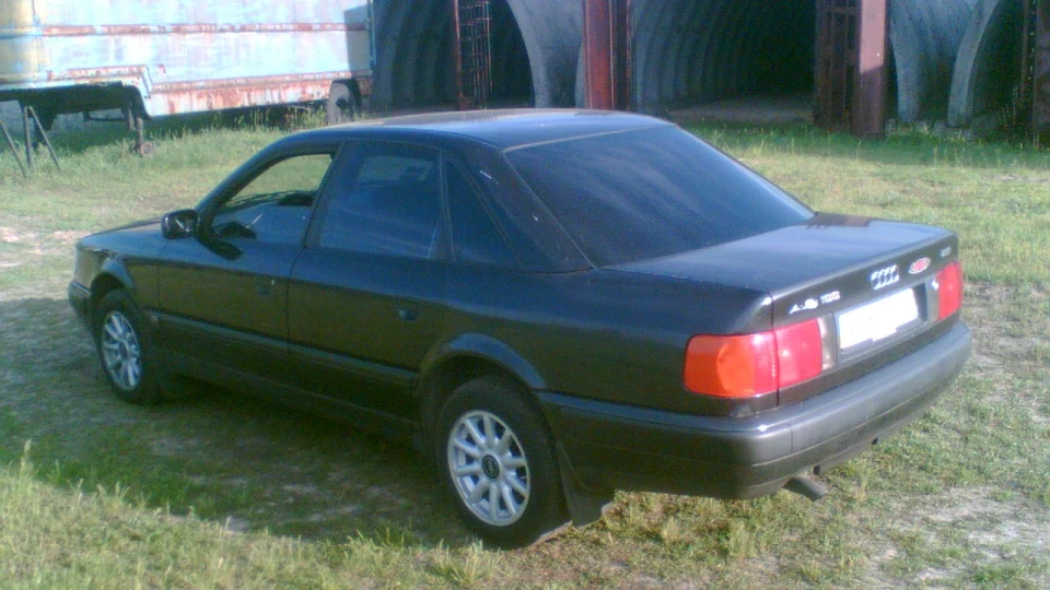 Audi 100