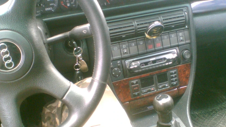 Audi 100 2