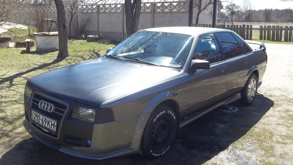 Audi 100 2