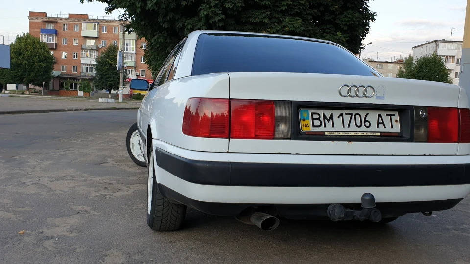 Audi 100 4