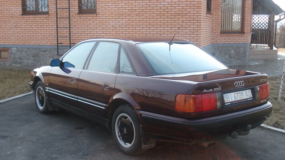 Audi 100