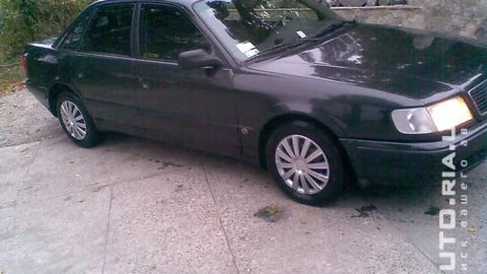 Audi 100