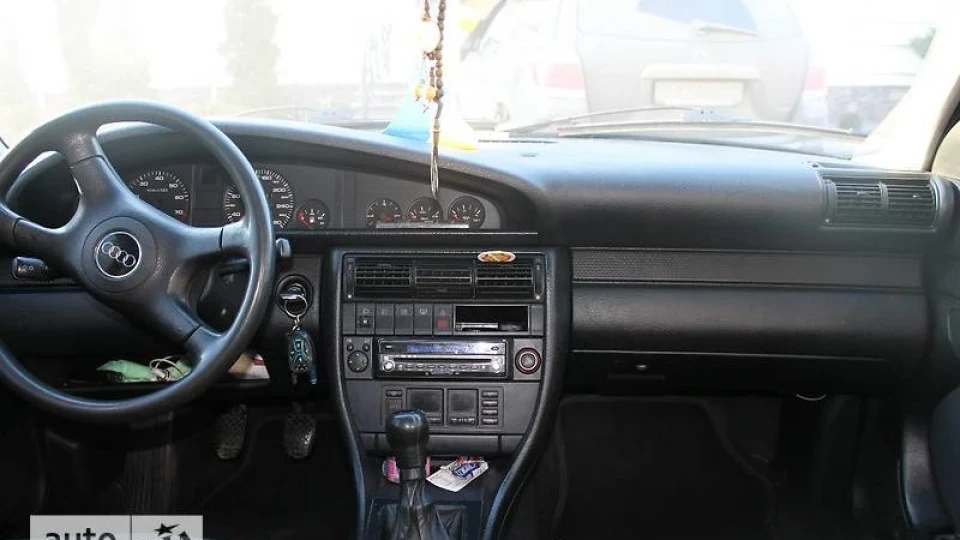 Audi 100 2