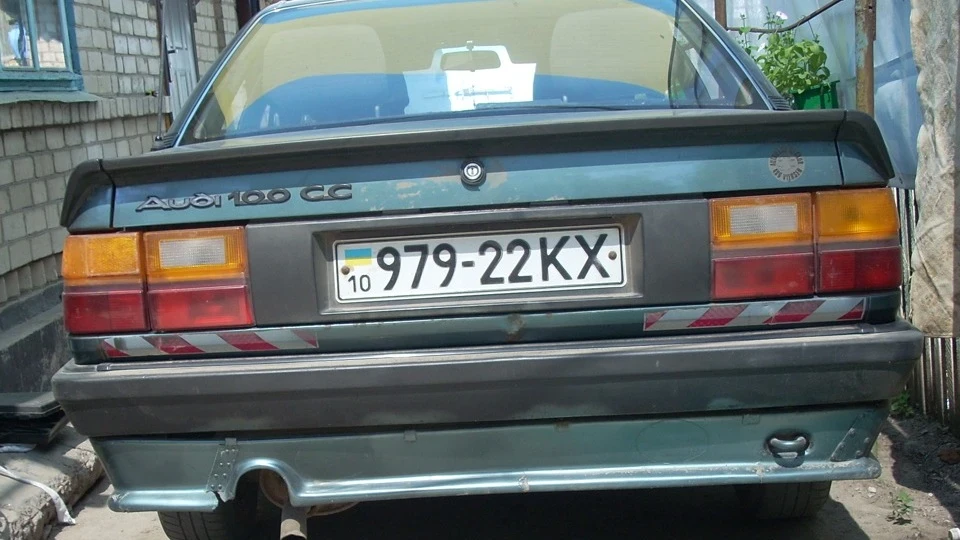 Audi 100 2