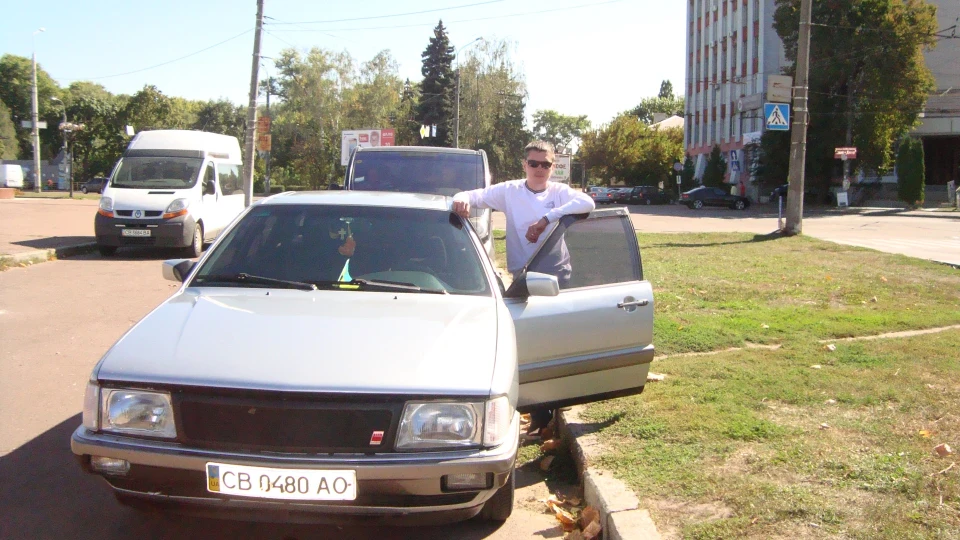Audi 100 2