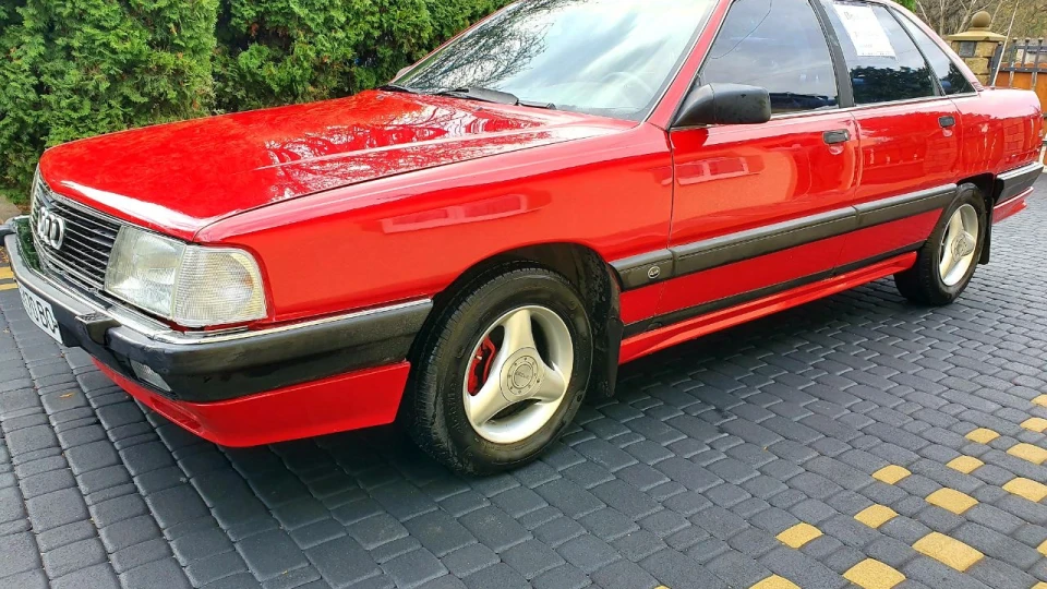 Audi 100
