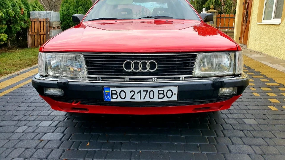 Audi 100 2