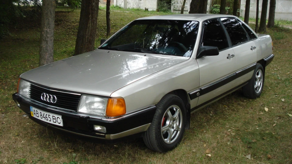 Audi 100 4