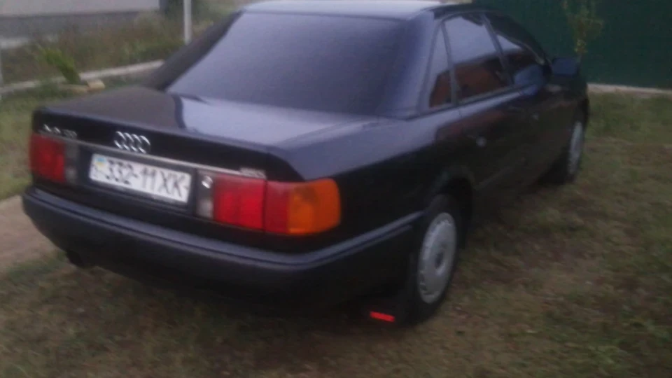 Audi 100 2