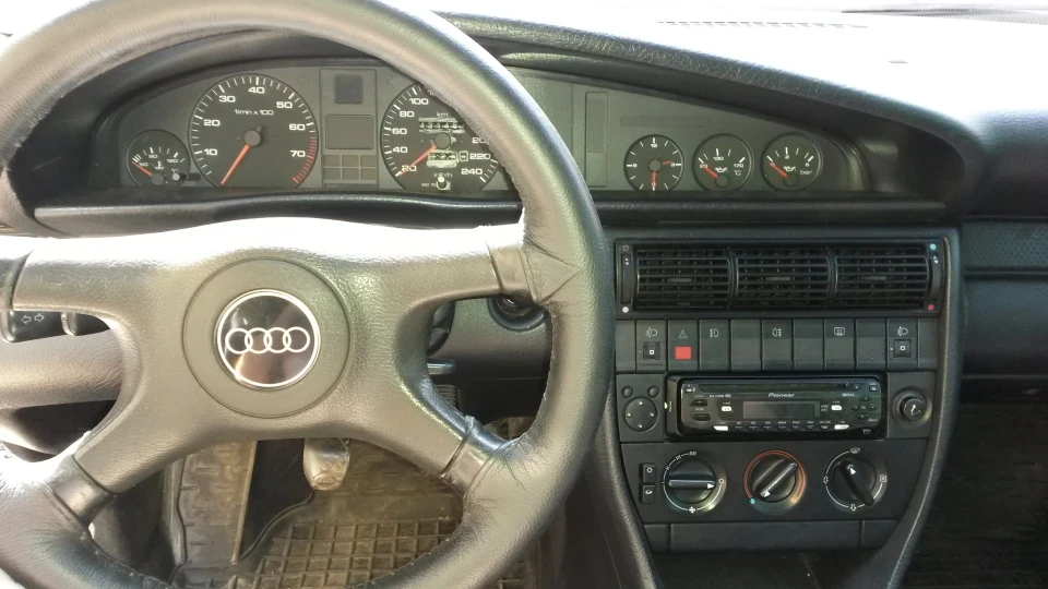 Audi 100 2