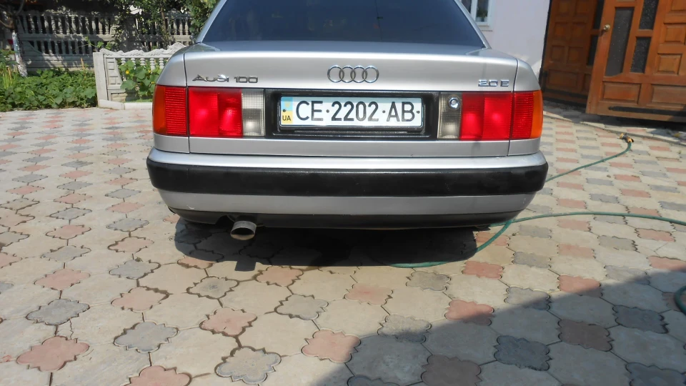 Audi 100
