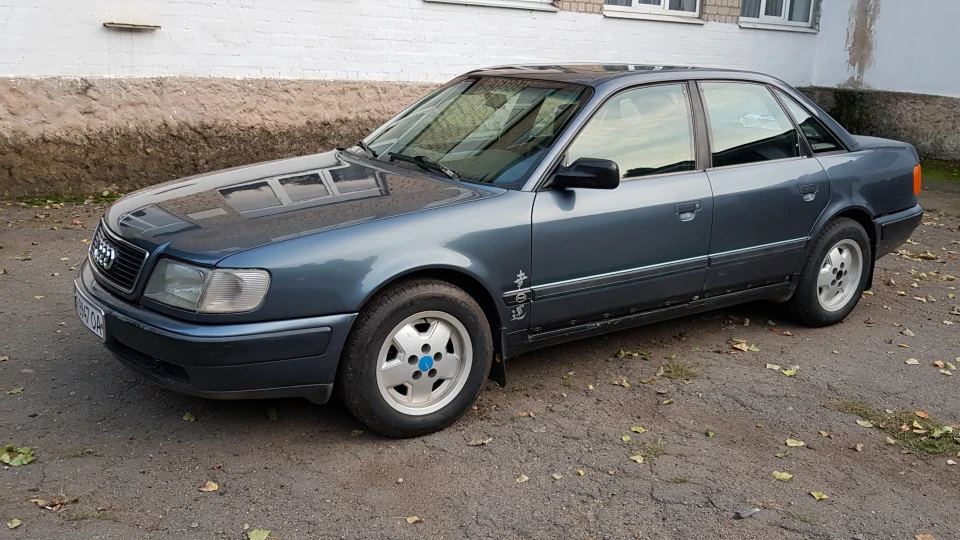 Audi 100