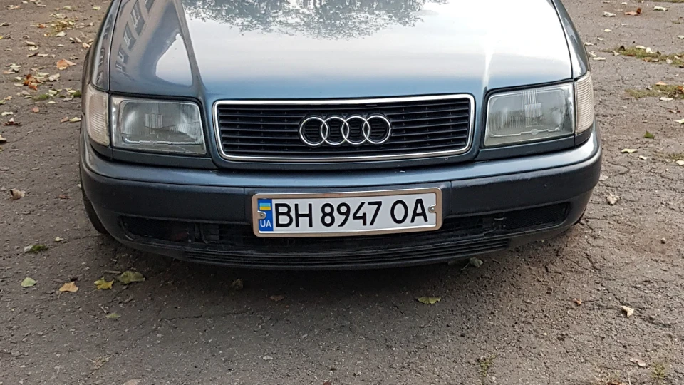 Audi 100 2