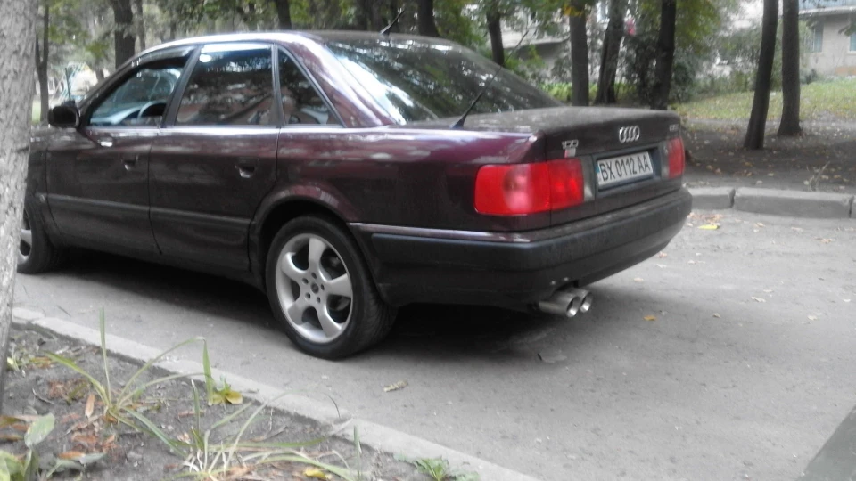 Audi 100 2