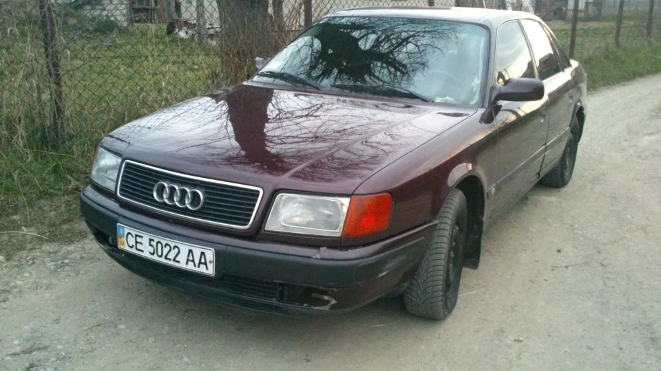 Audi 100 2