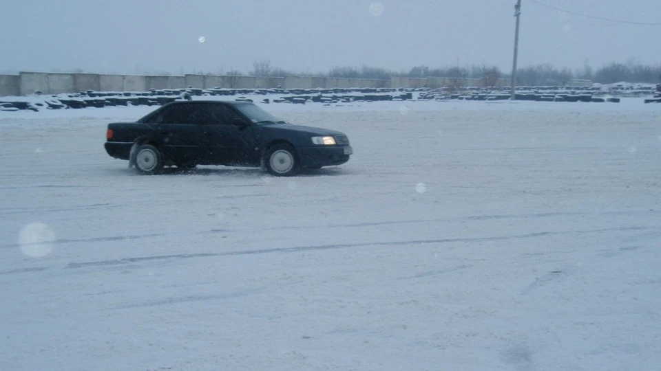 Audi 100 2