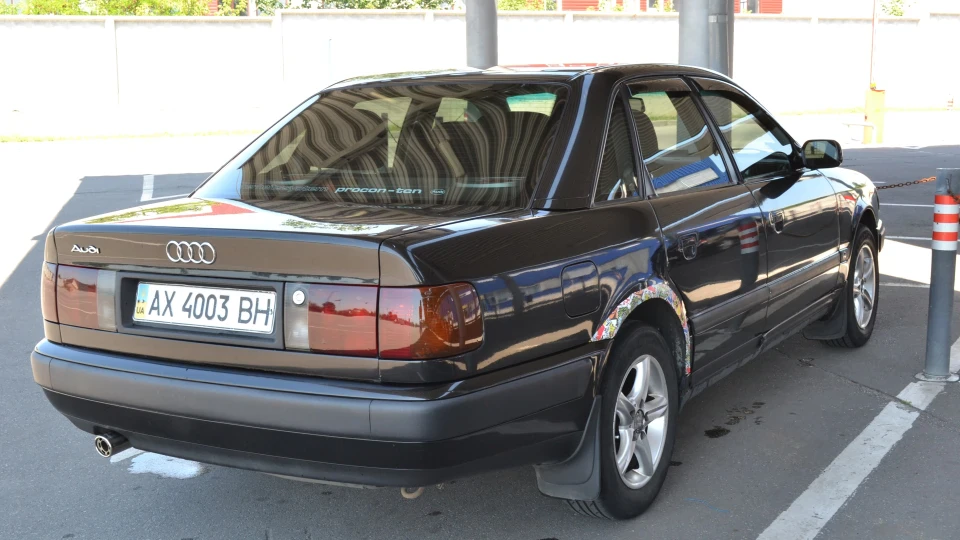 Audi 100