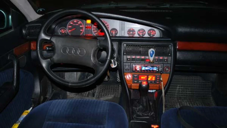 Audi 100 2
