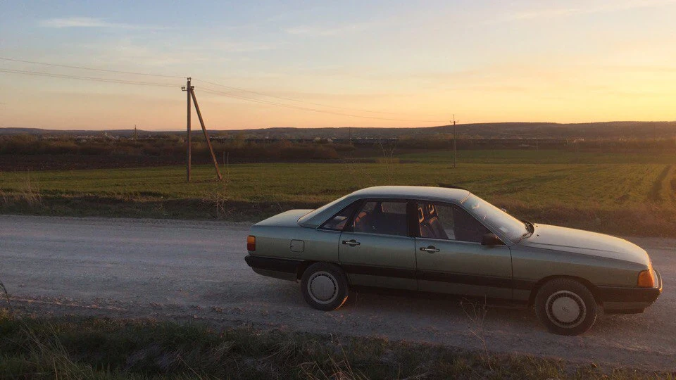 Audi 100 2