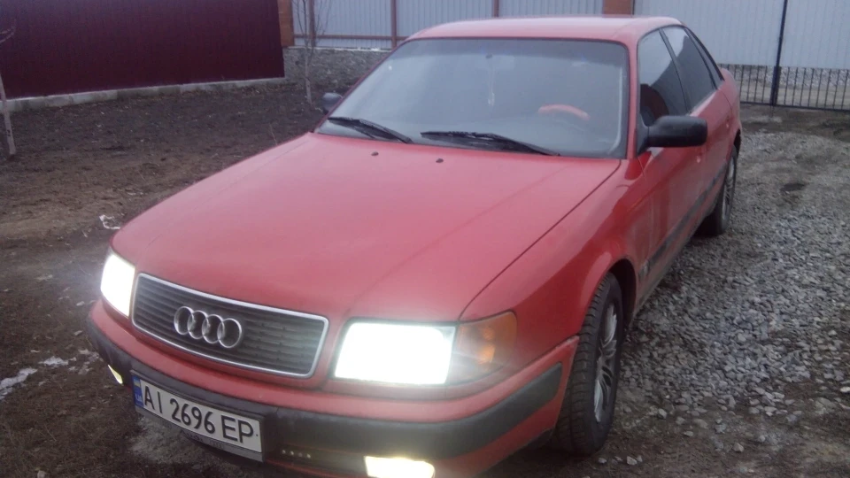 Audi 100 2