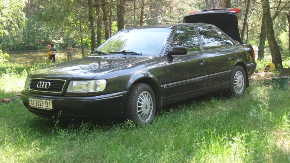Audi 100 2