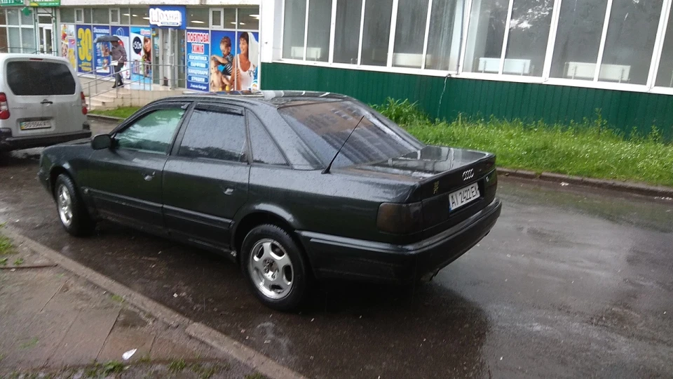 Audi 100