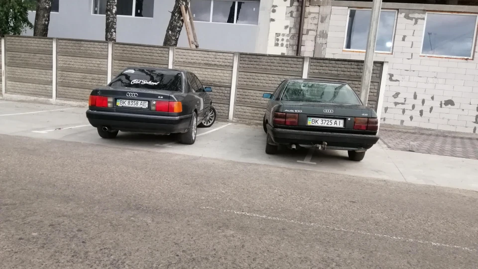 Audi 100 2