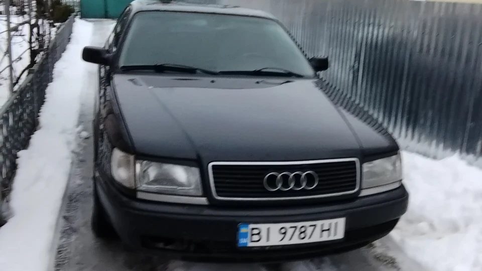 Audi 100 2