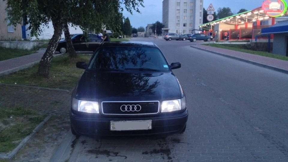 Audi 100 4