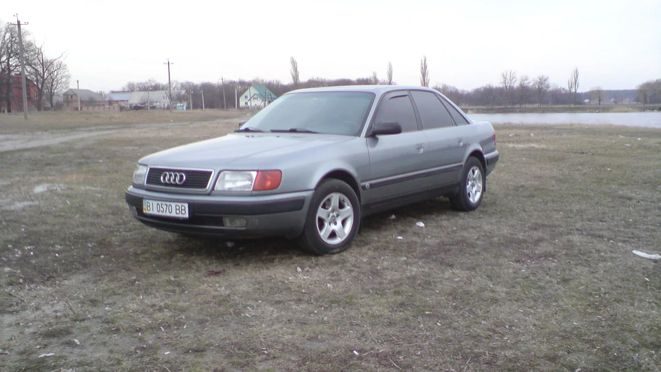 Audi 100