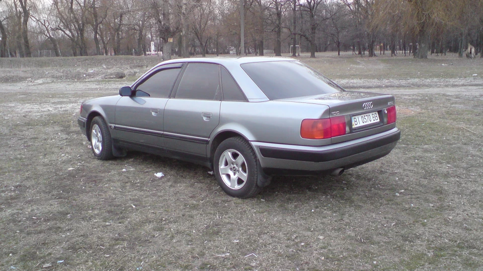 Audi 100 2