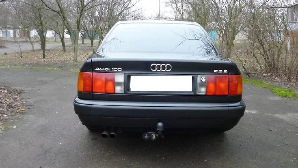 Audi 100 2