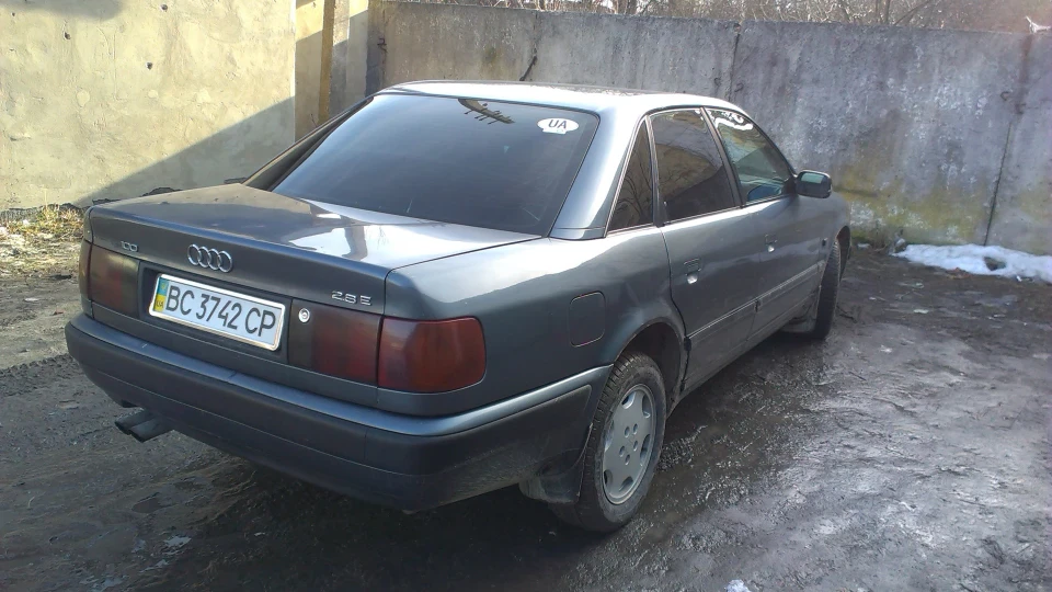 Audi 100 2
