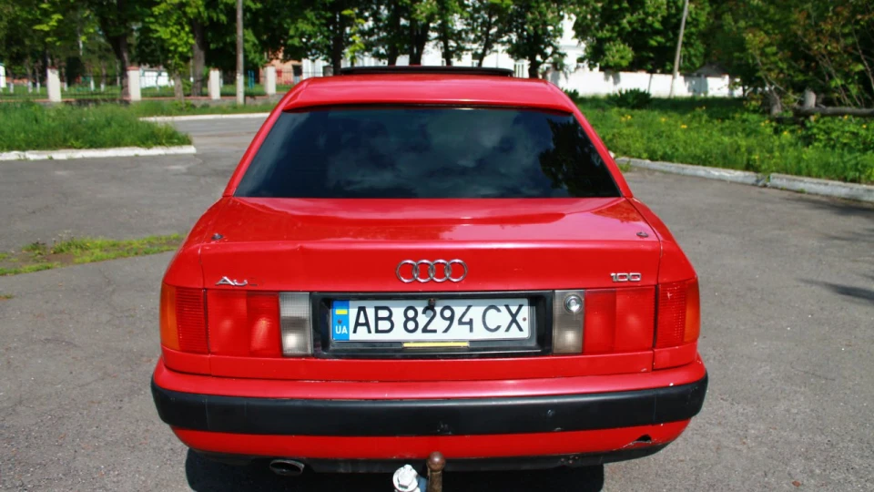 Audi 100 2