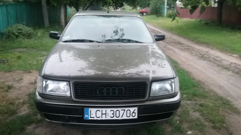 Audi 100