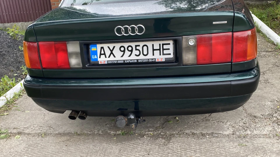 Audi 100 2