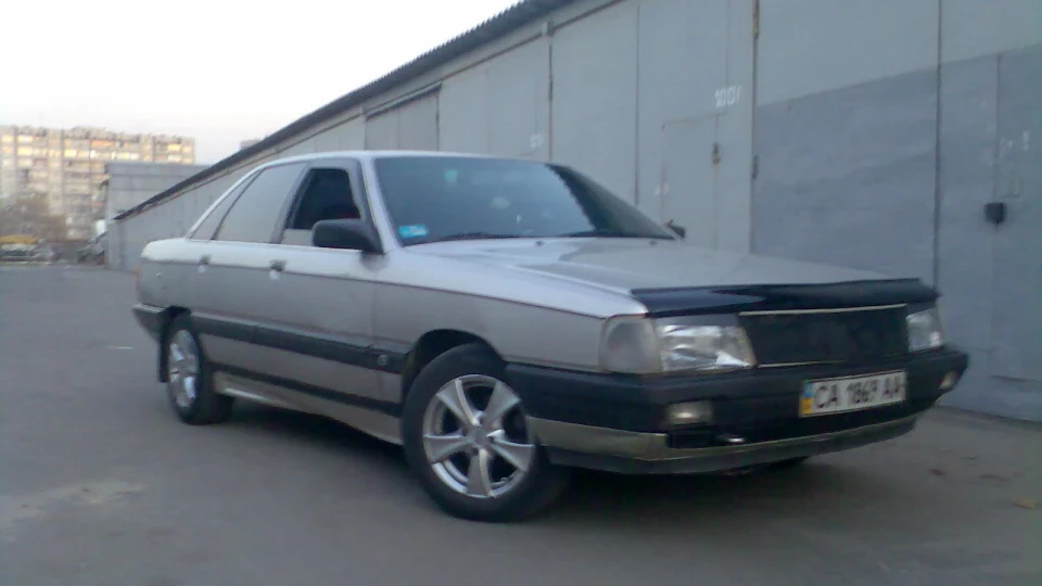 Audi 100 2