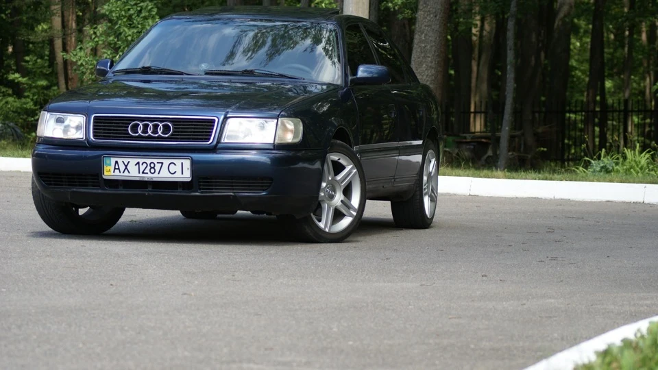 Audi 100