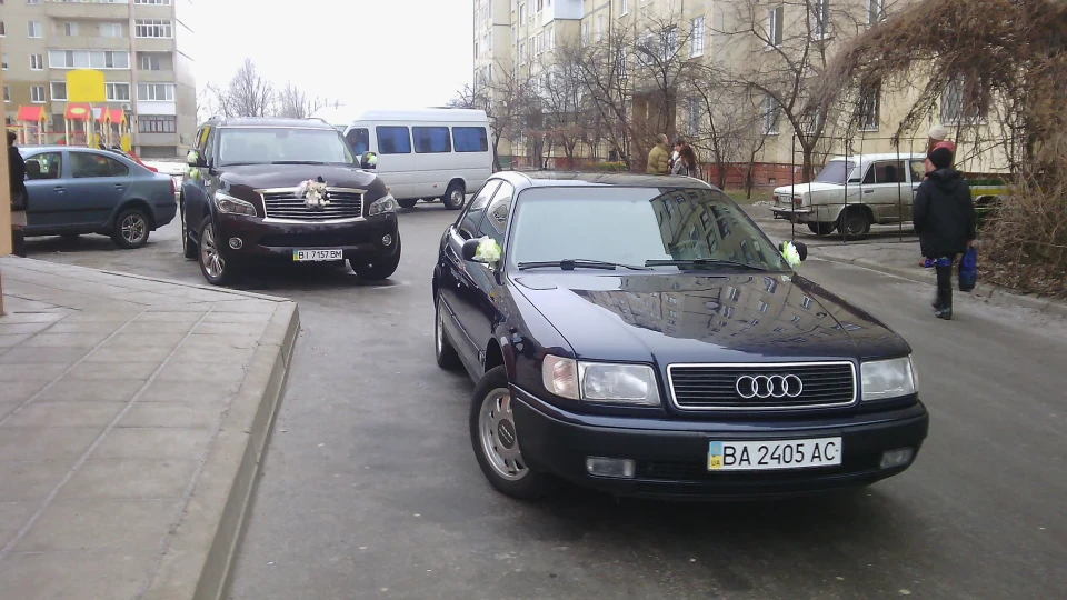 Audi 100