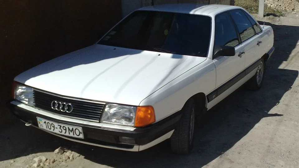Audi 100 4