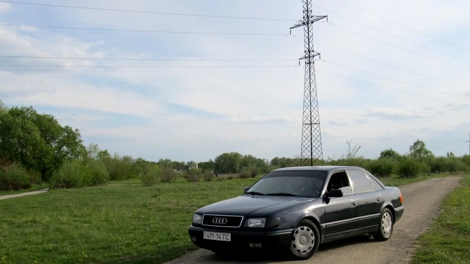 Audi 100