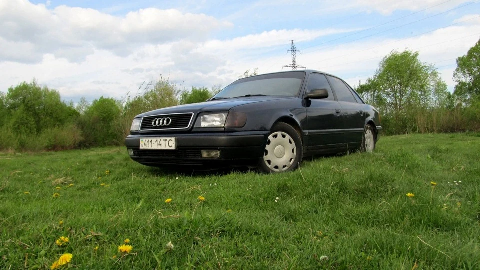 Audi 100 2