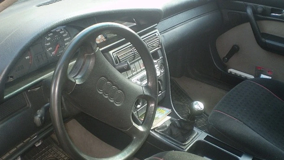 Audi 100 2