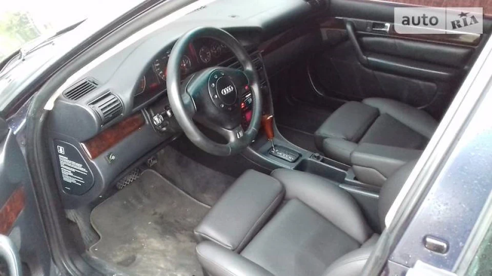 Audi 100