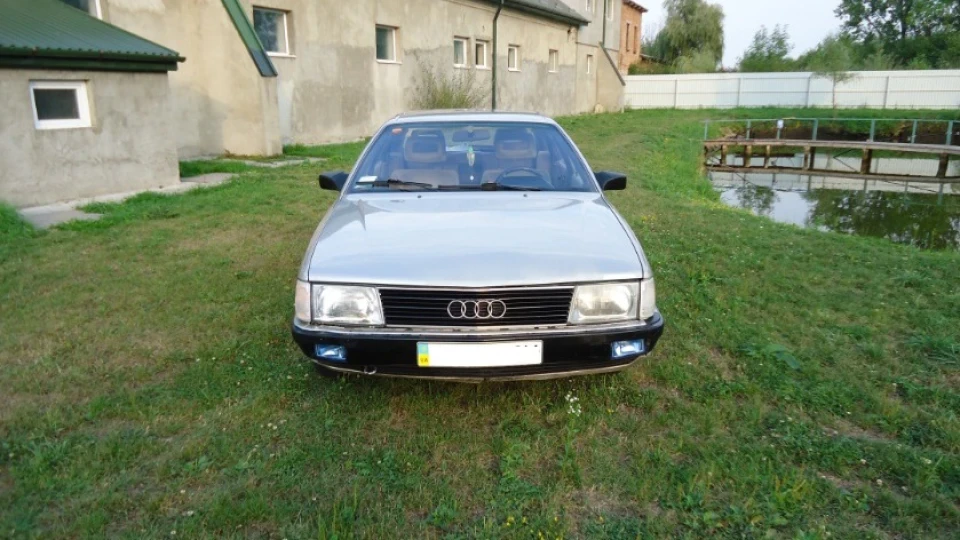 Audi 100 1.8 ПРОДАНА 2