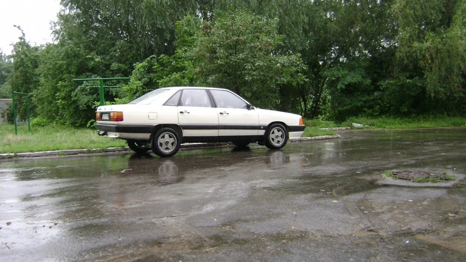 Audi 100 1,8 3