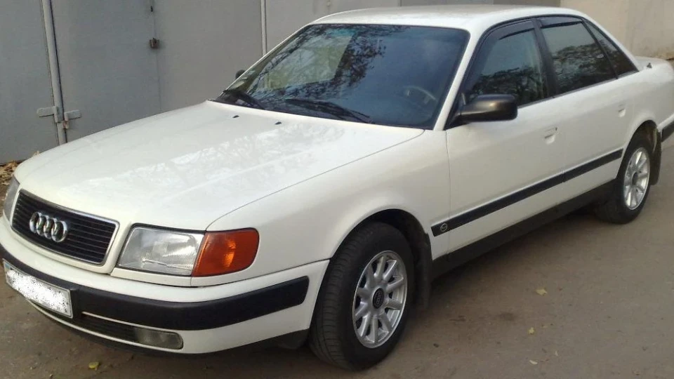 Audi 100 2.0 4