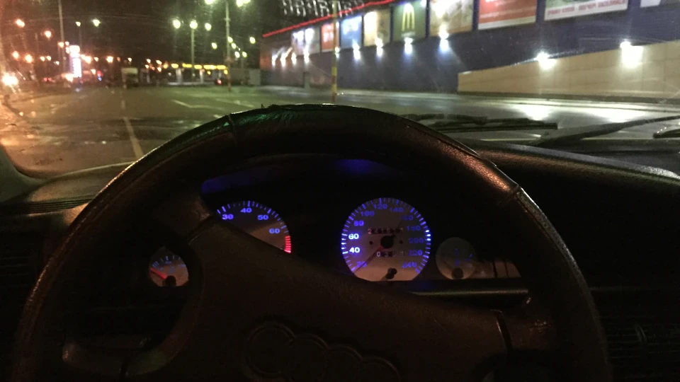 Audi 100 2,3 джедай 4
